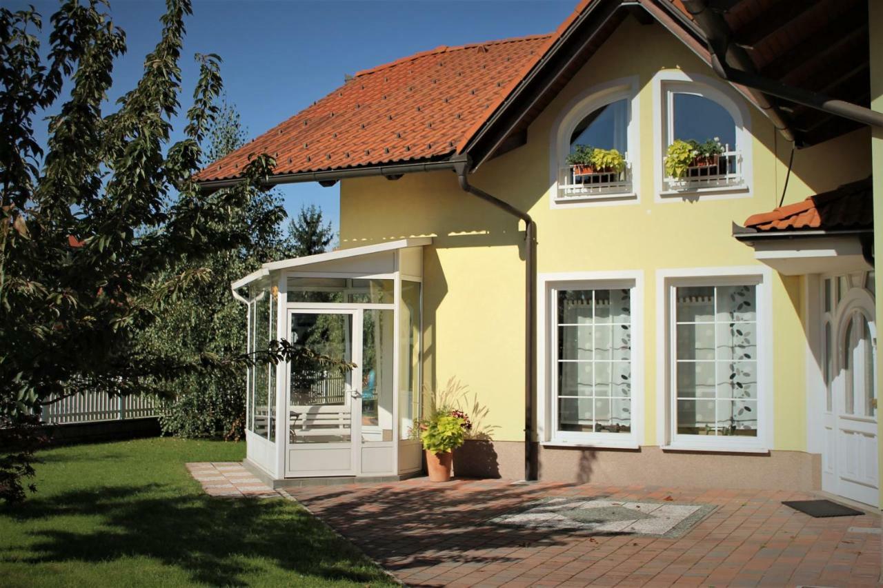 Yellow Dreamhouse Postojna Kültér fotó