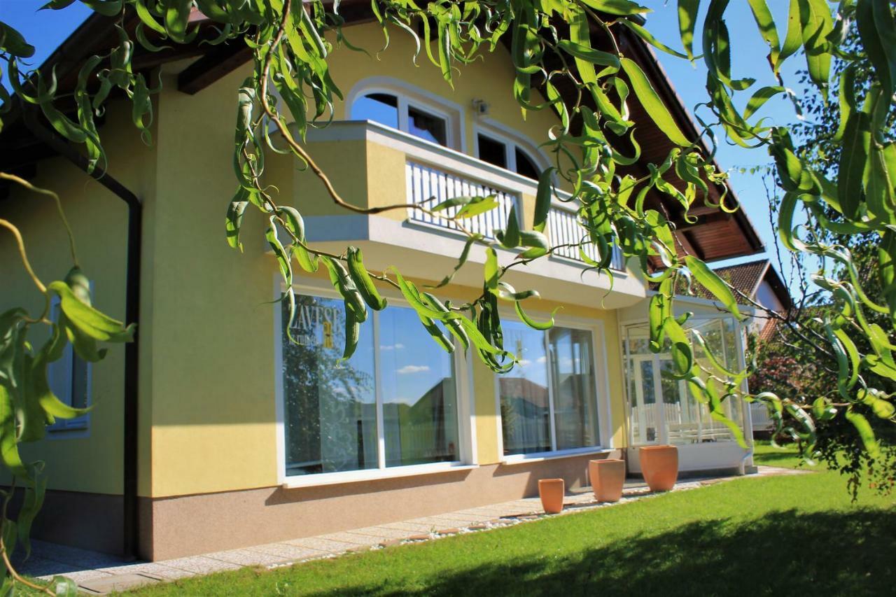 Yellow Dreamhouse Postojna Kültér fotó